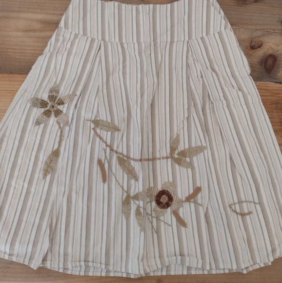 Merona Dresses & Skirts - Merona Vintage Tan Floral A-line Cotton Skirt w/ Embroidery Size 4